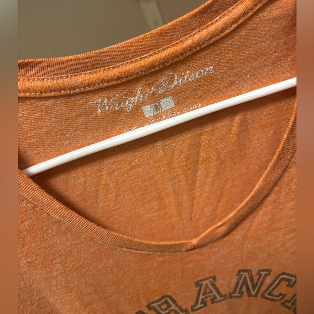San Francisco Giants women’s size medium v-neck shirt - Picture 3 of 5